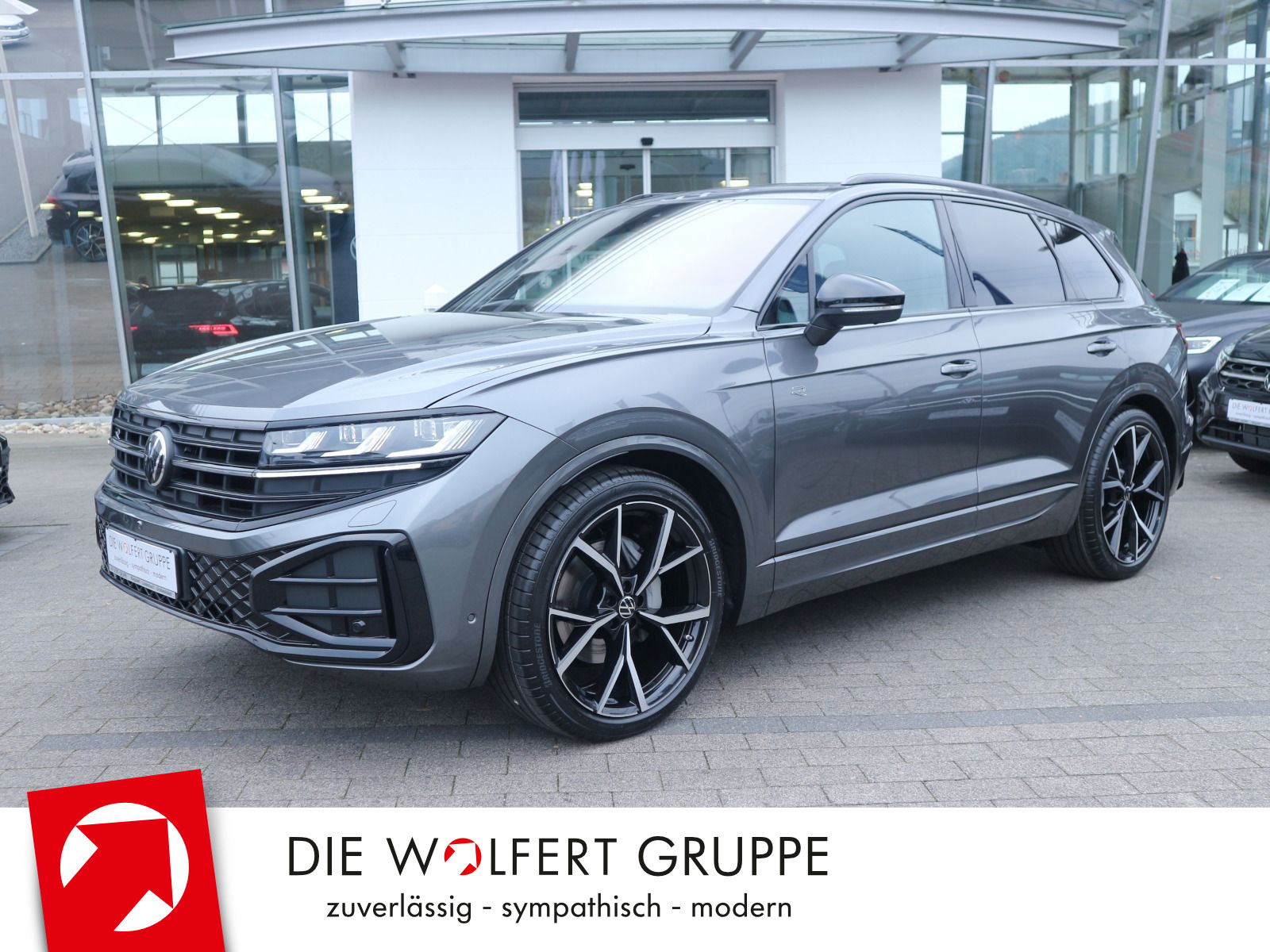 Touareg R-Line 3,0 V6 TDI SCR 4MOTION (286 PS)*AHK*BLACKSTYLE*PANORAMA*WINTERRÄDER*