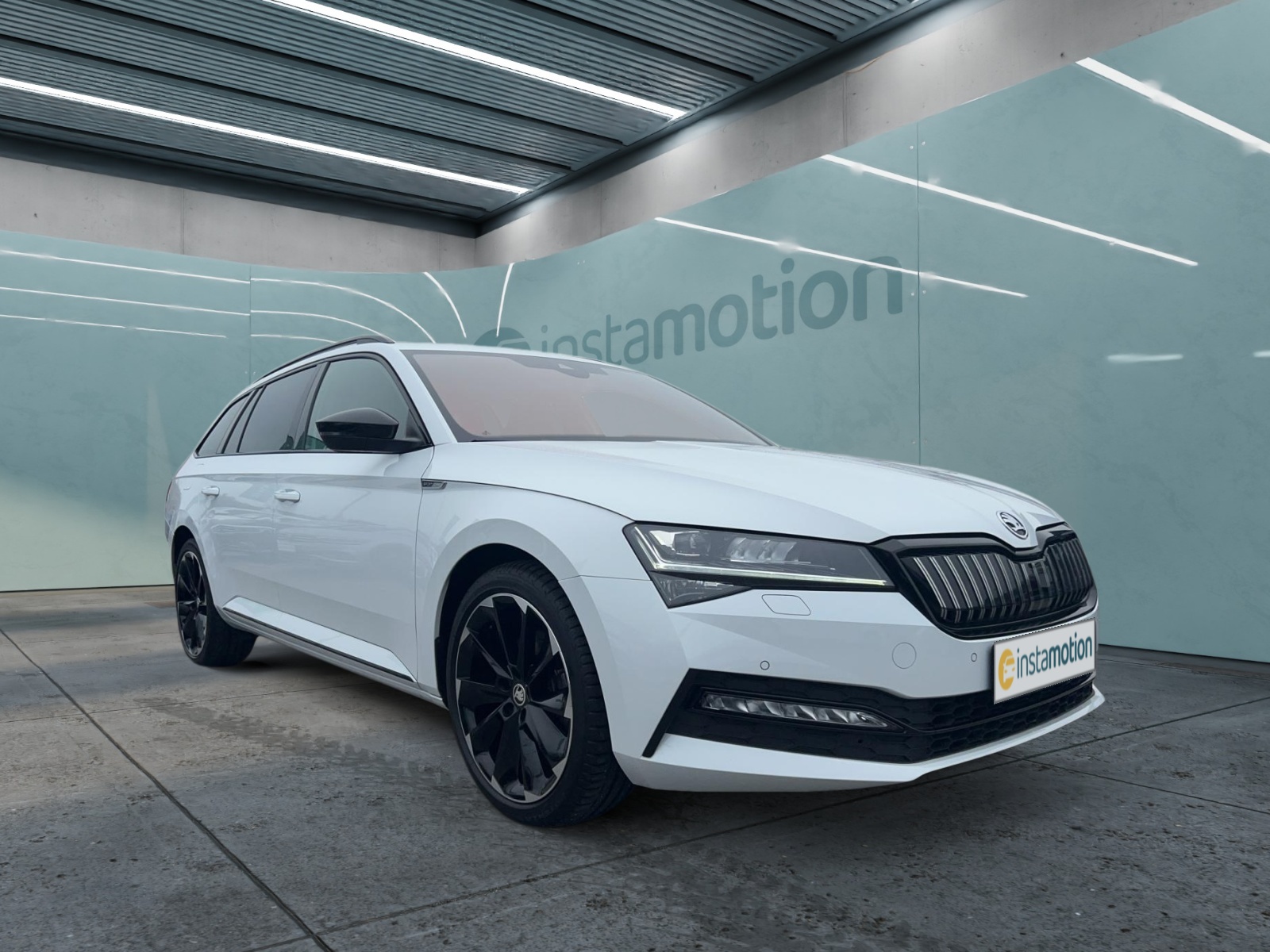 Skoda Superb 1.4 TSI COMBI iV SPORTLINE | |