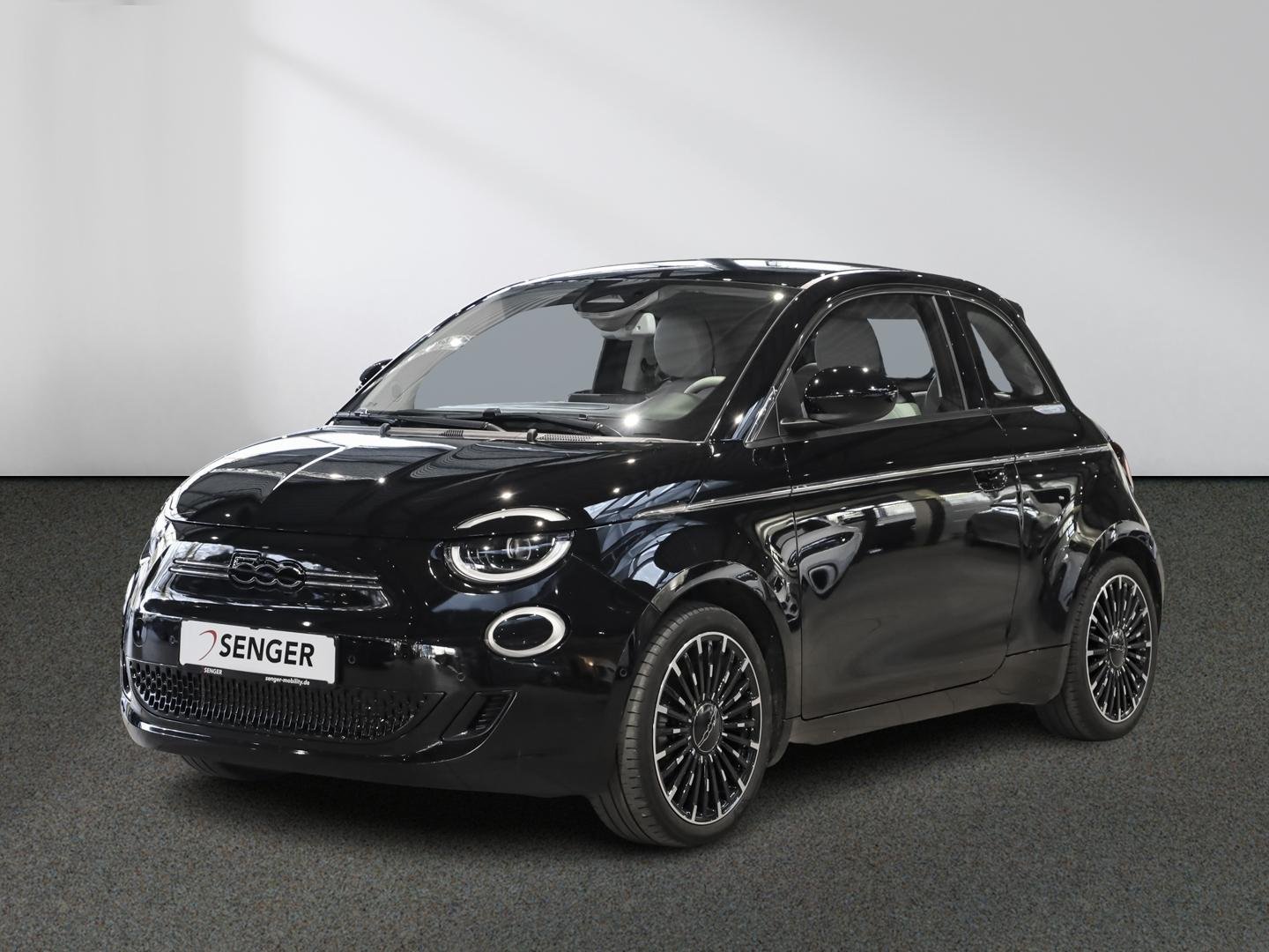 Fiat 500E 3 1 La Prima
