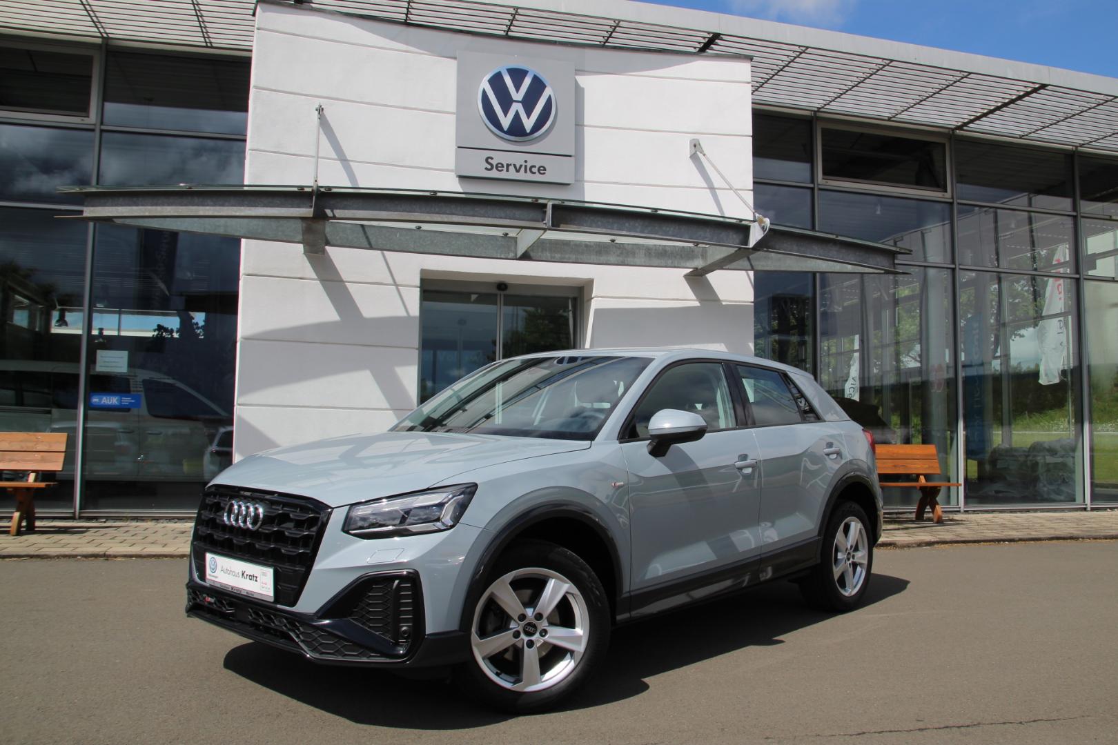 Q2 S line S-Line TFSI S-tronic