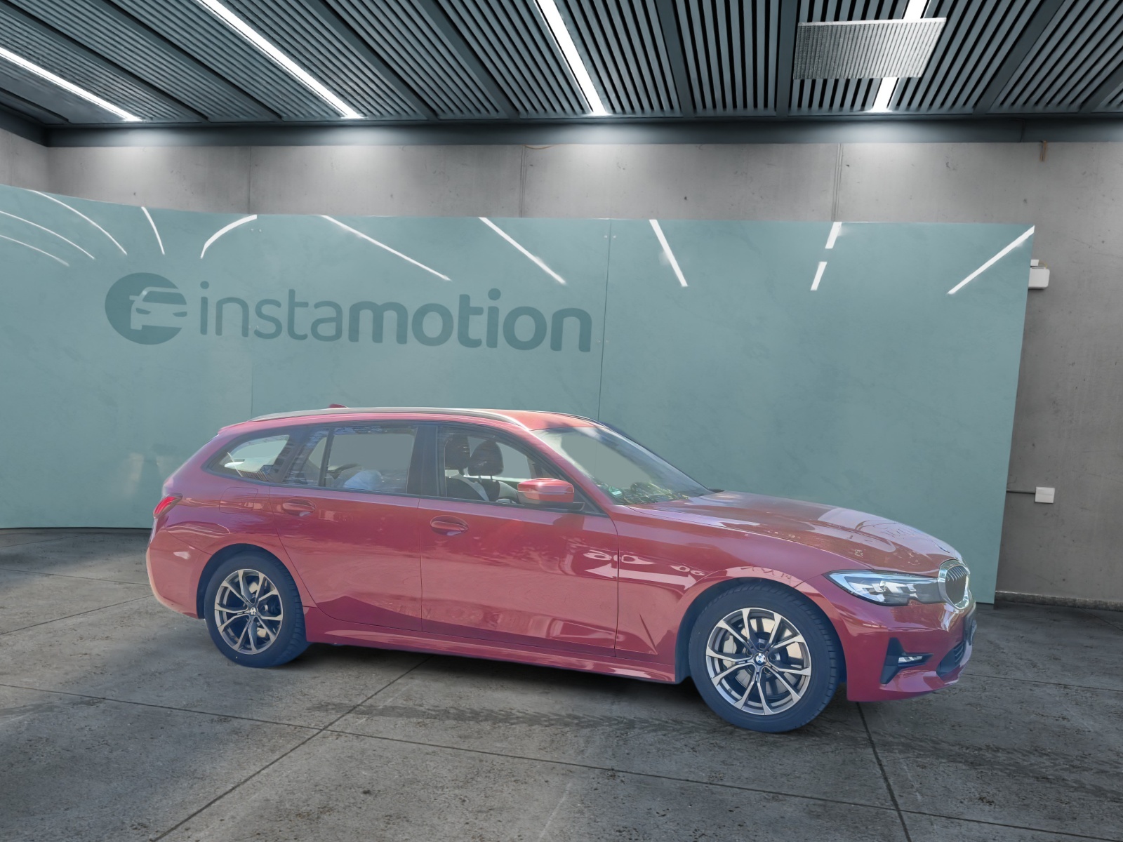 330 e Touring Aut. Advantage / LED / DAB