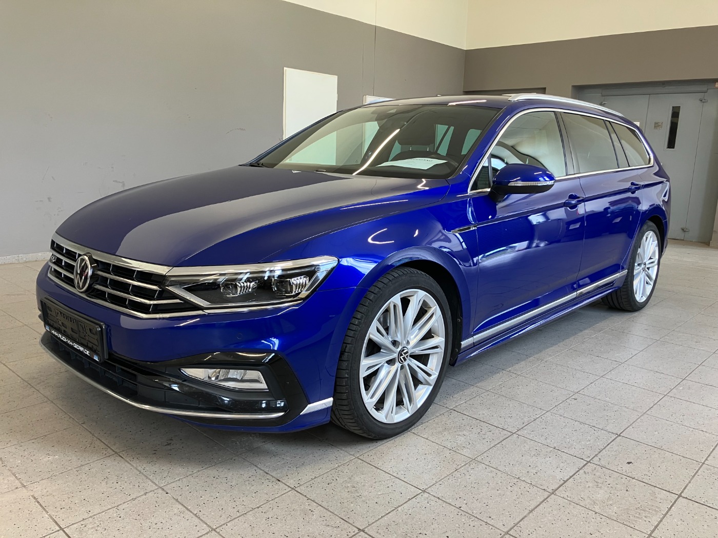 Passat Var. 2.0 TDI Elegance DSG R-Line*Matrix*19