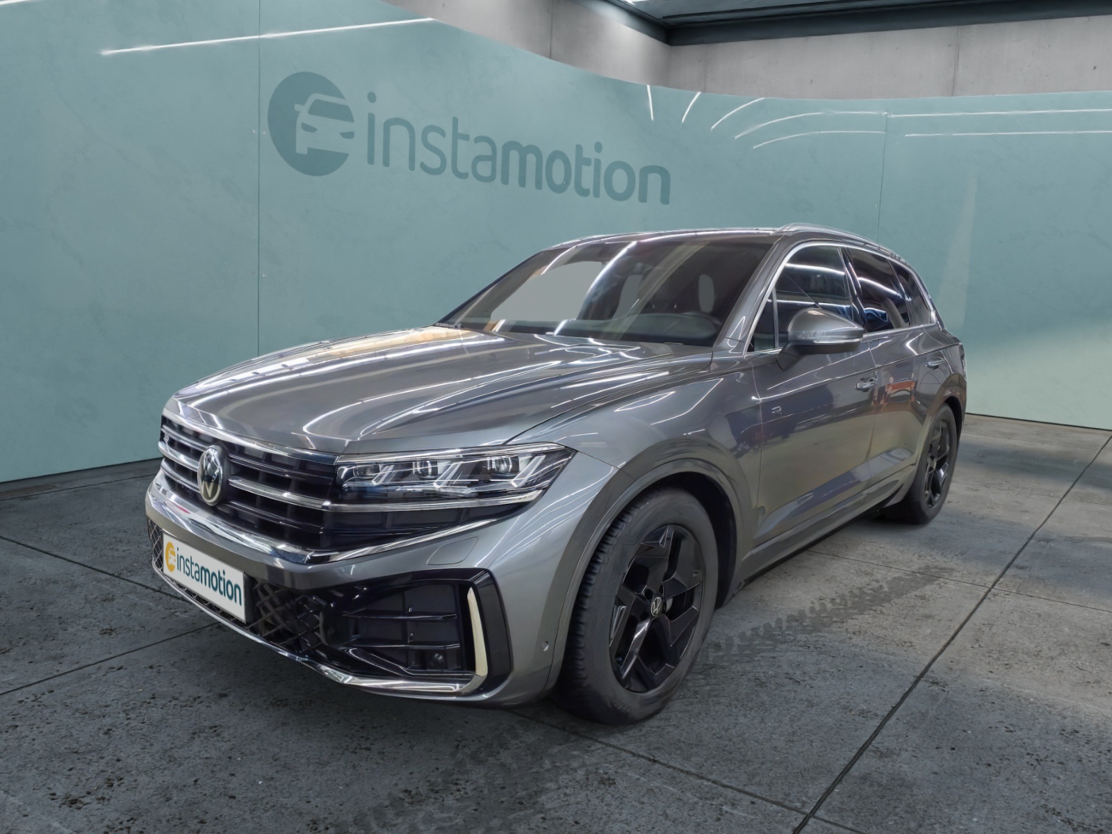 Volkswagen Touareg 3.0 TDI R-Line | | |