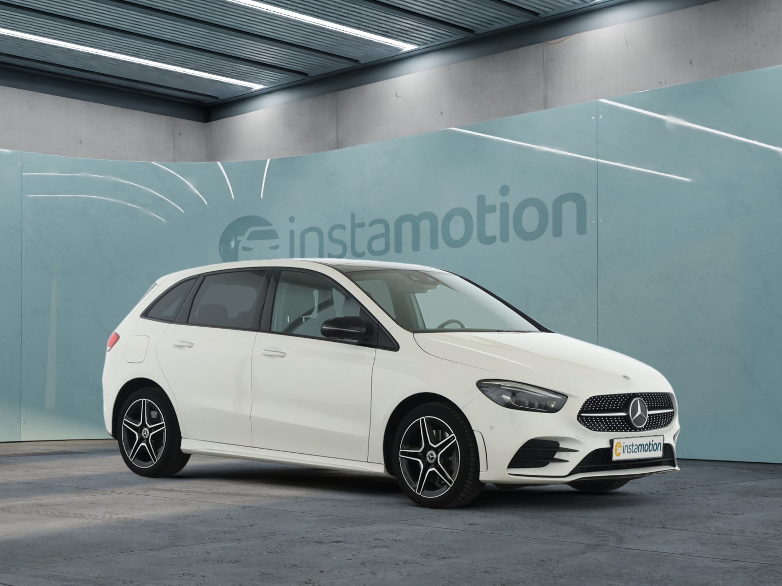 Mercedes-Benz B 250 e AMG NIGHT MUTLIB °