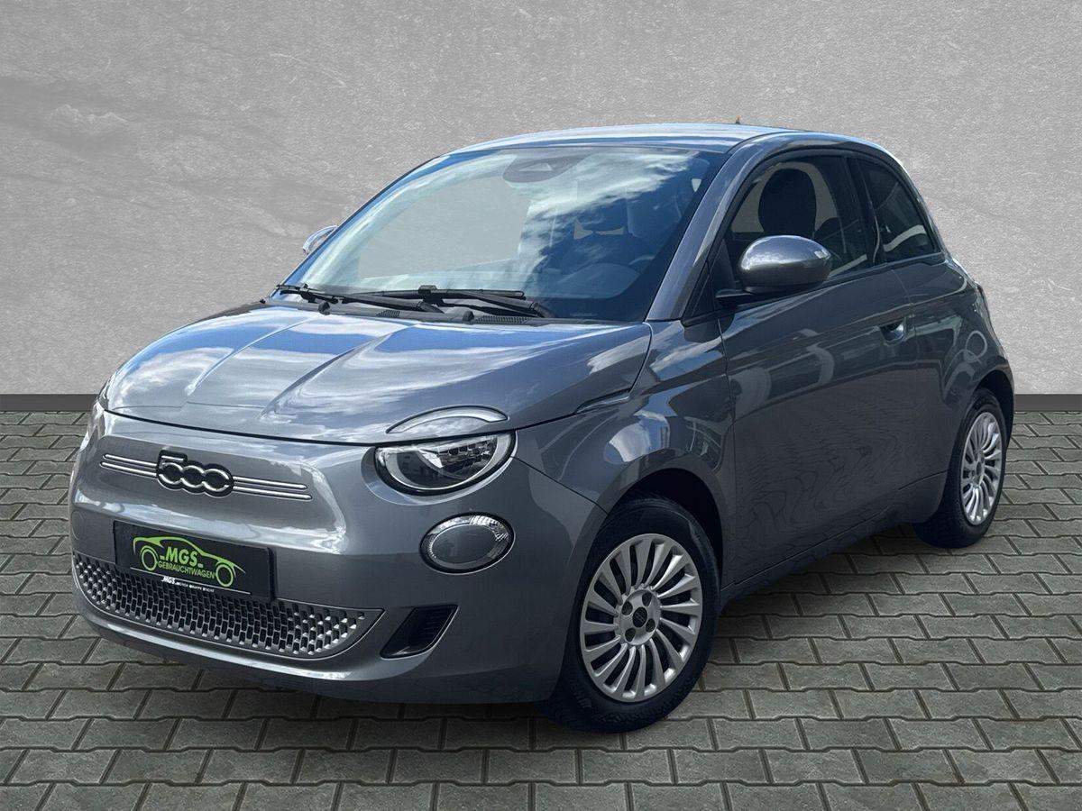 Fiat 500E Action