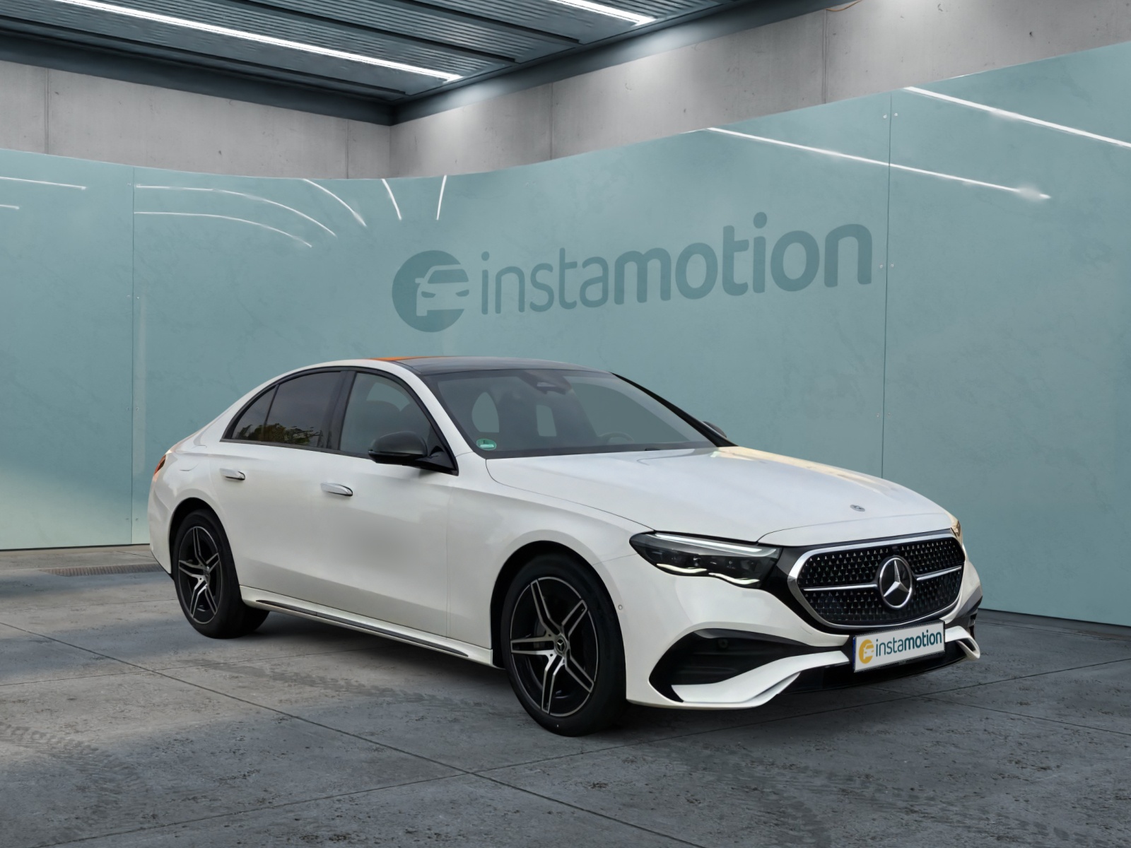 Mercedes-Benz E 200 AMG Superscreen Night