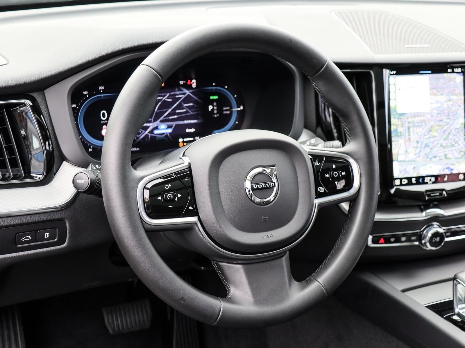 XC60 T6 Recharge Plus Dark AWD NP:85.520,-//AHK/FOUR-C/360°K