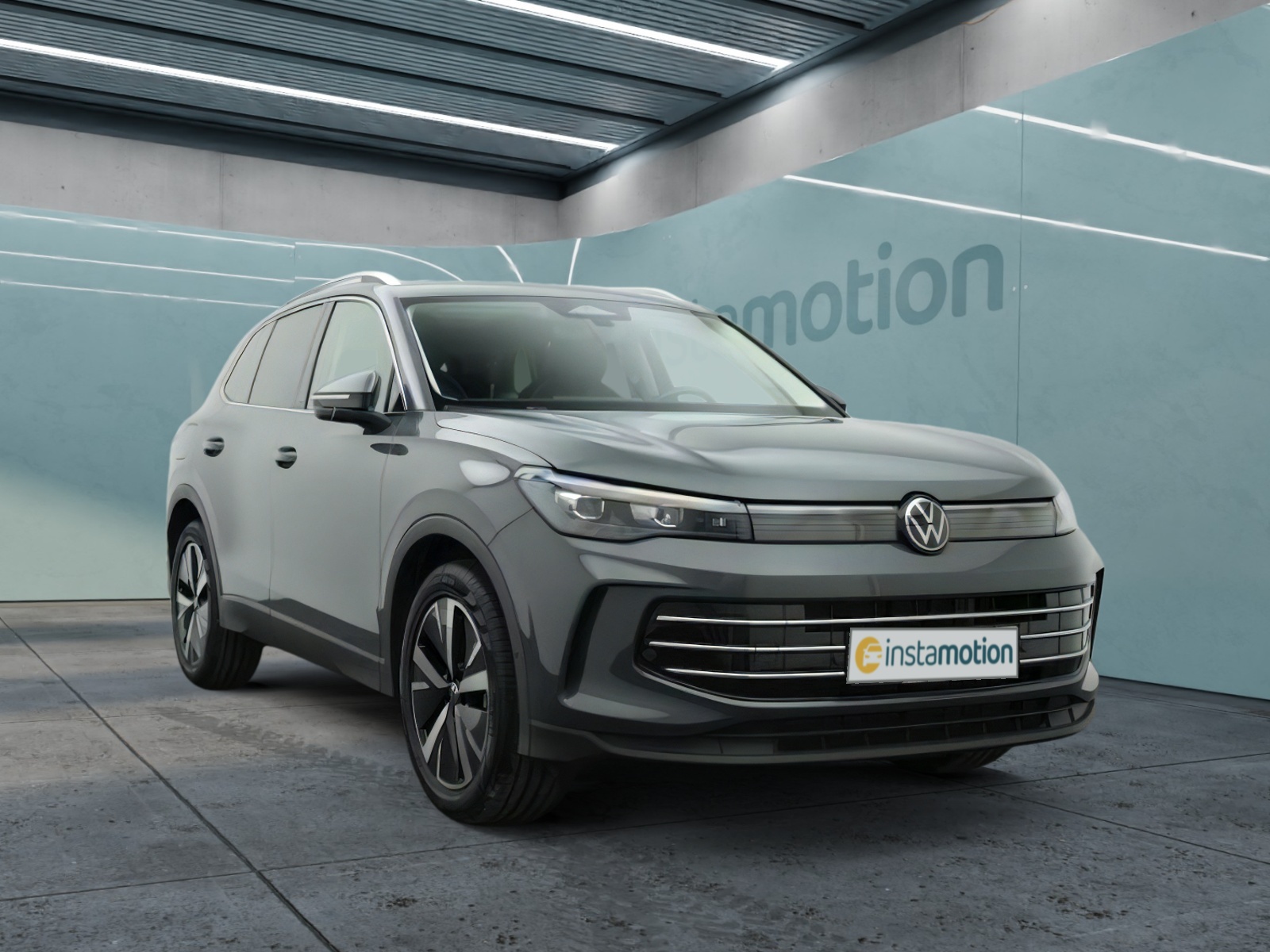 Tiguan 2.0 TDI DSG Elegance AHK PANO NAVI ALU19