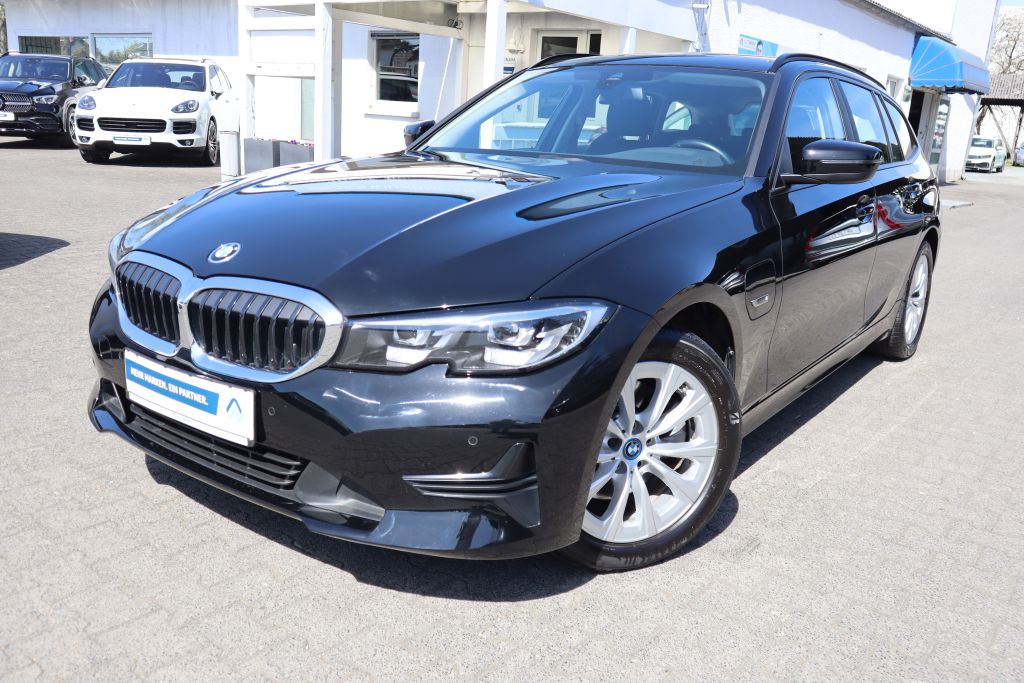 320e Touring Aut. Advantage|AHK|NAVIGATION|SHZG