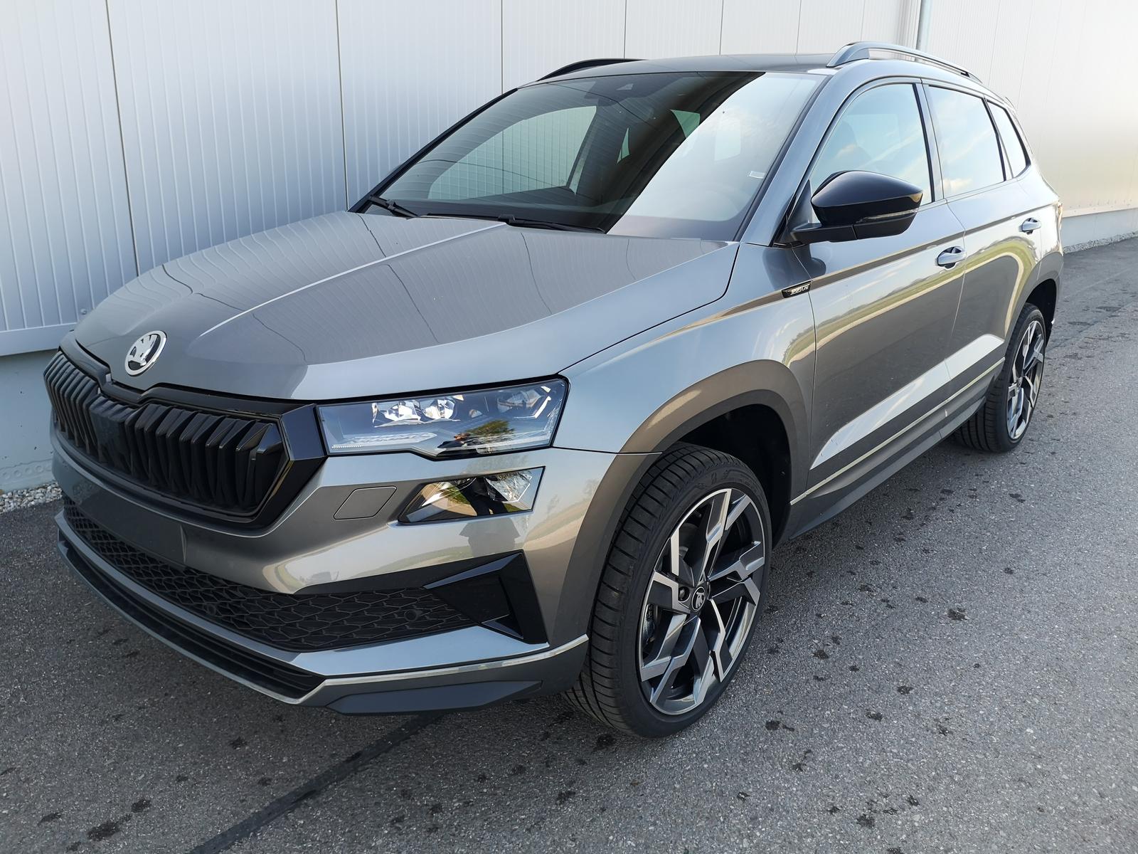 Karoq 2.0TDI Sportline DSG 4x4 AHK Matrix Pano Sound Leder 19 Zoll