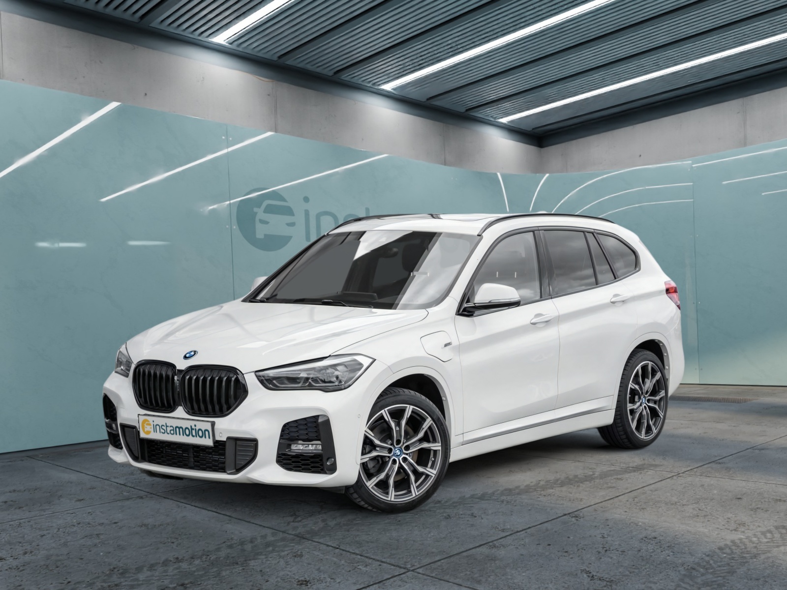 X1 xDrive25e M Sport Pano AHK LED