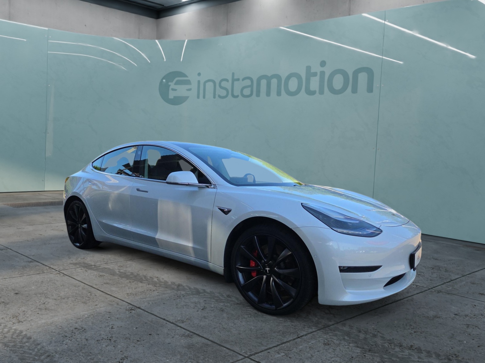 Model 3 PERFORMANCE 4WD PANO+PARKSENSOREN V+H+20 ALU!