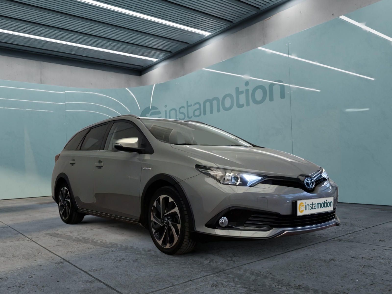 Toyota Auris Touring Sports Hybrid Free Style AUTOMATIK