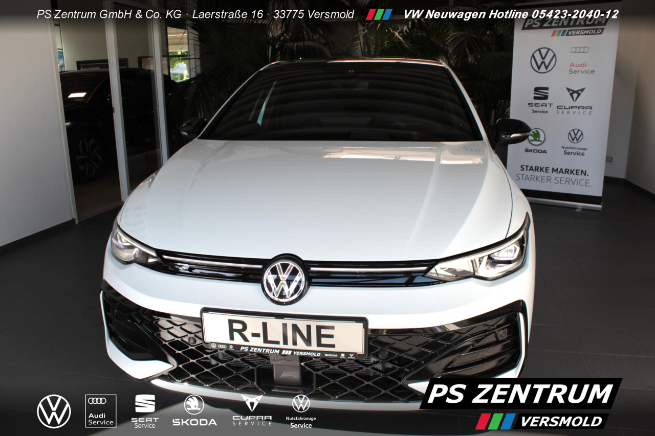 Golf R-Line 1.5 eTSI Black Style Bluetooth Navi