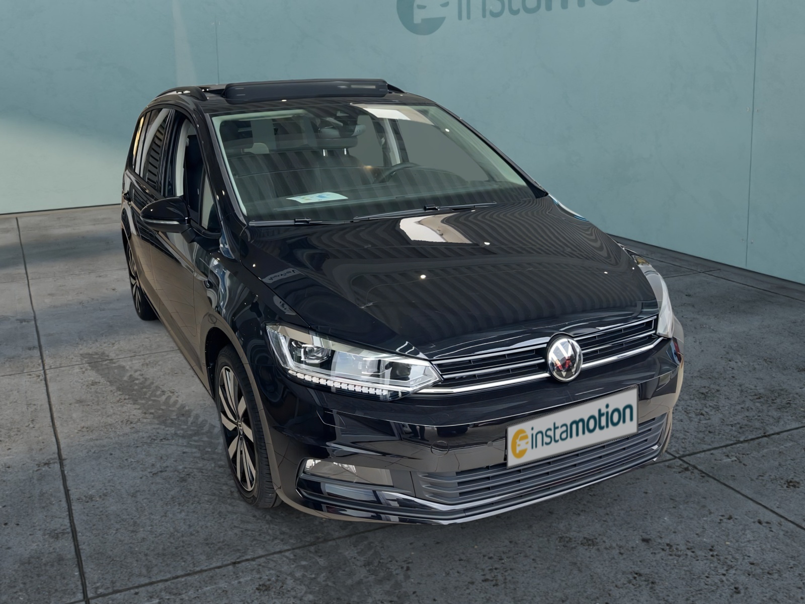 Volkswagen Touran 1.5 TSI Highline BLACK STYLE | |