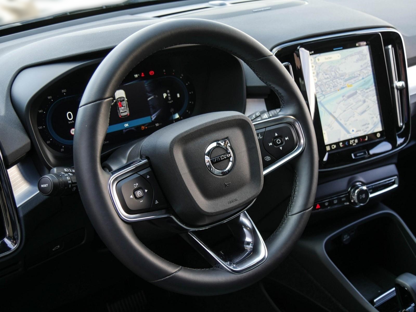 Volvo XC40 B4 Plus Dark