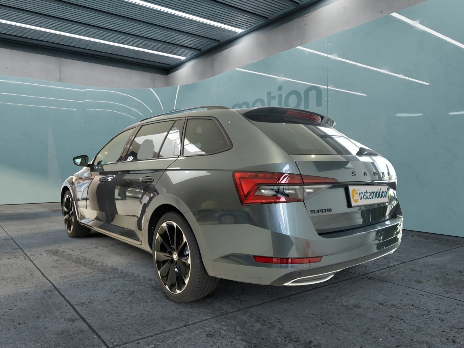 Superb Combi iV Sportline AHK+PANO+DCC+360°+MATRIX