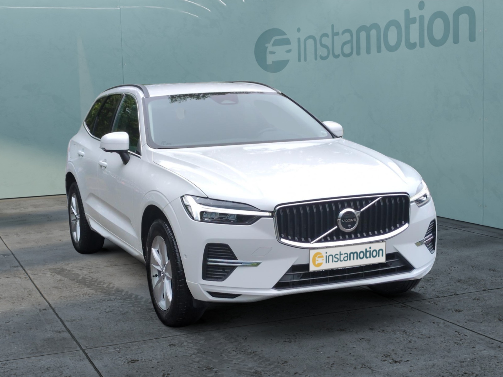 XC60 B4 (Benzin) Momentum Pro 2WD Automatik Navi