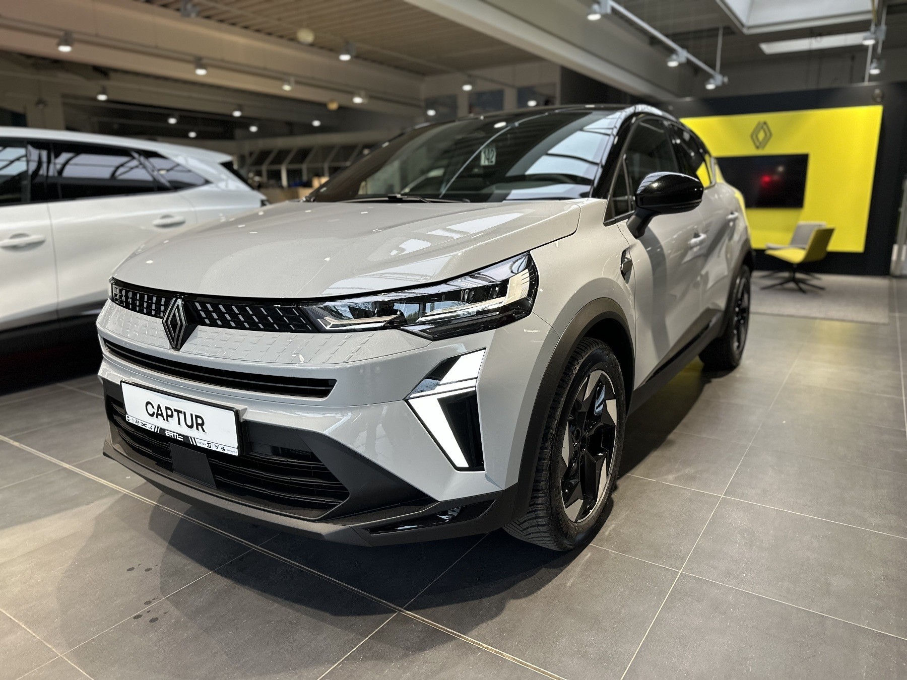 Captur Techno Mild Hybrid 140 PS