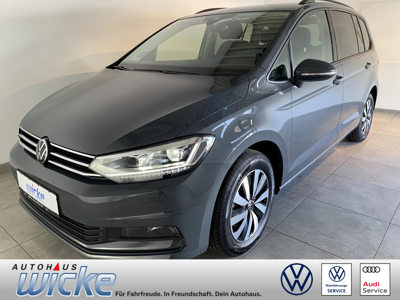 Volkswagen Touran 1.5 TSI Comfortline REAR VIE