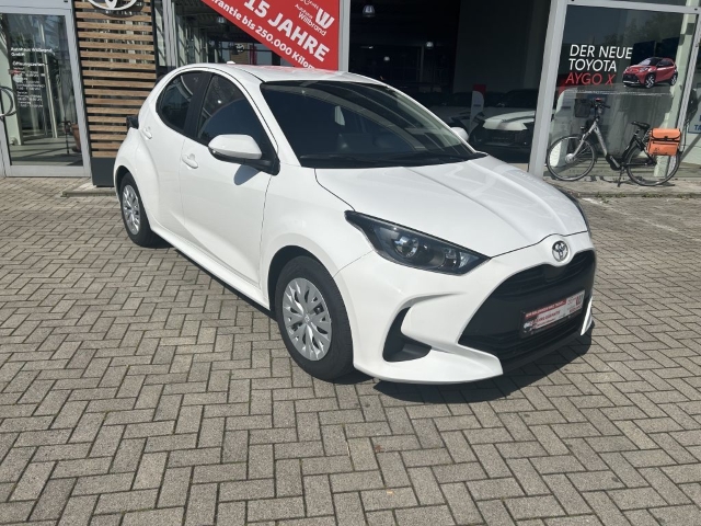 Toyota Yaris 1.9 Hybrid Business % Finanzierung
