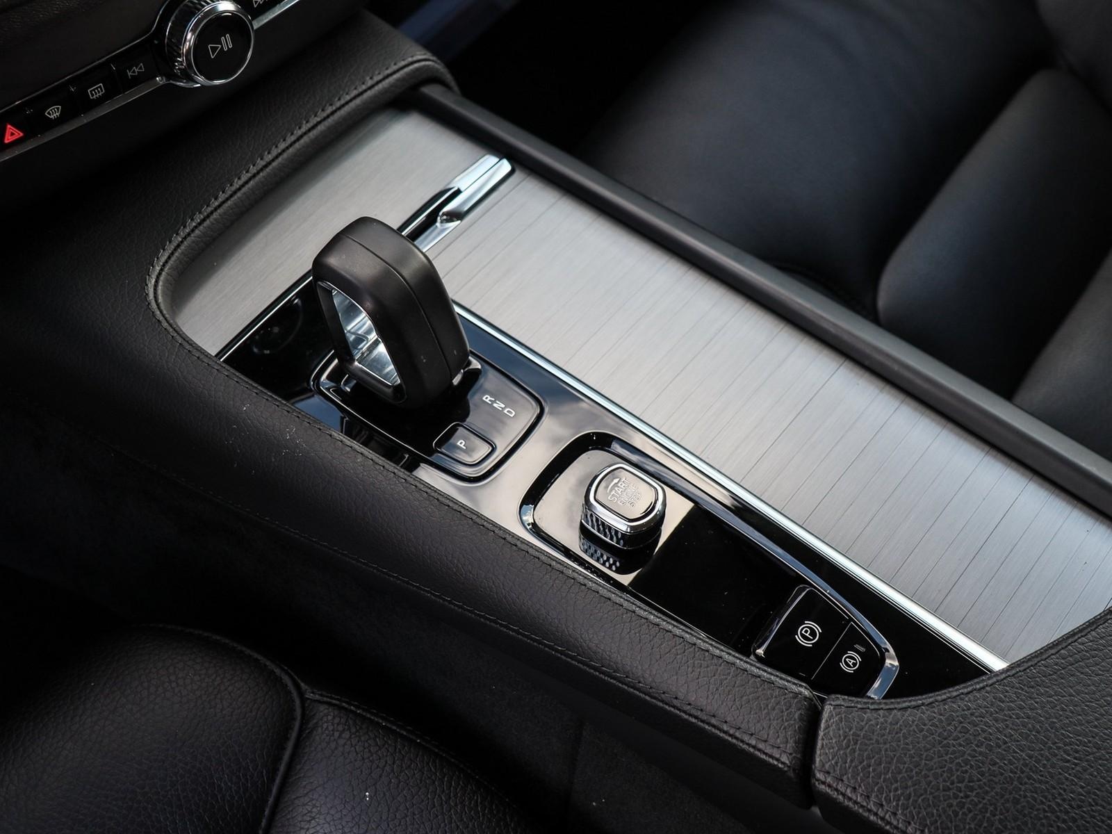 XC90 T8 AWD Inscription Expression Recharge Plug-In Hybrid