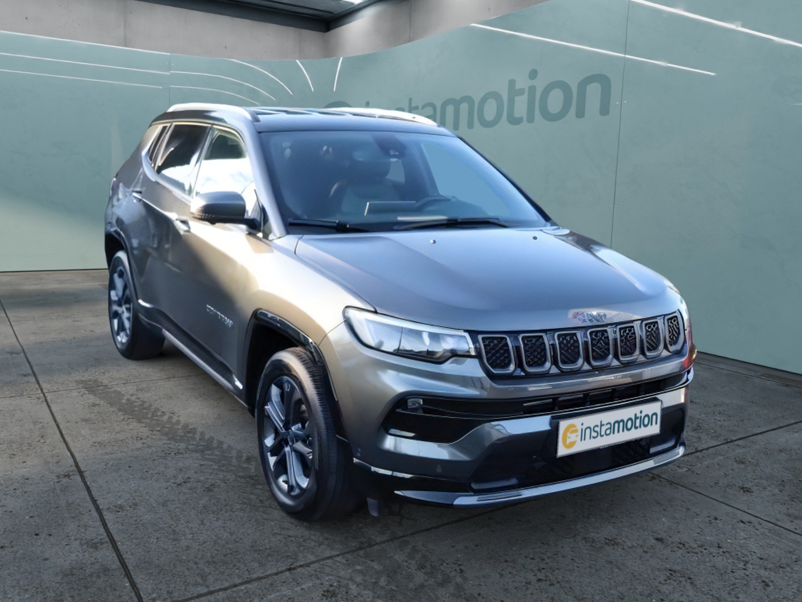 Jeep Compass 1.3 80TH 240PS PREMIUM