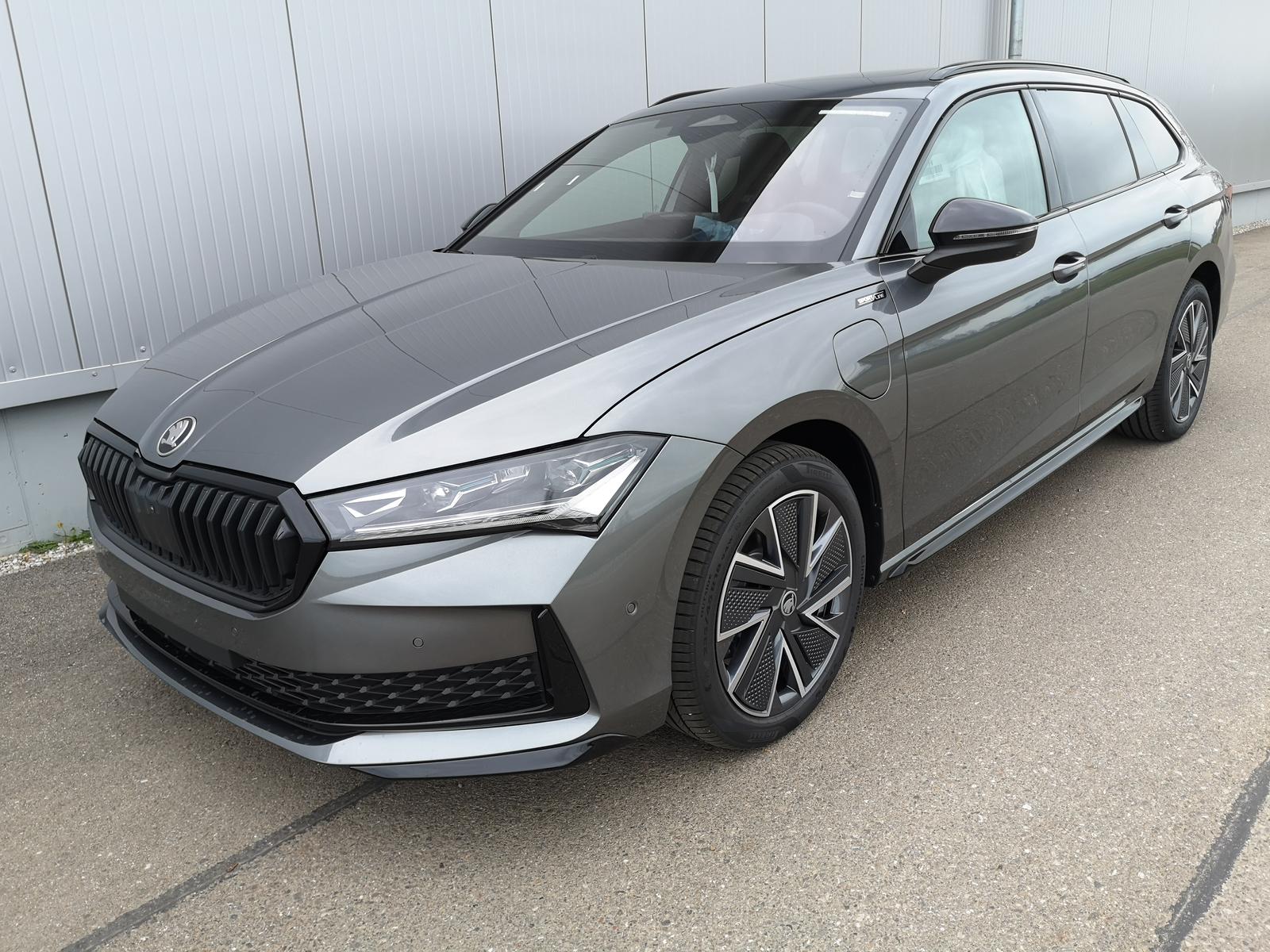 Skoda Superb 1.5 TSI Kombi iV Sportline GV5