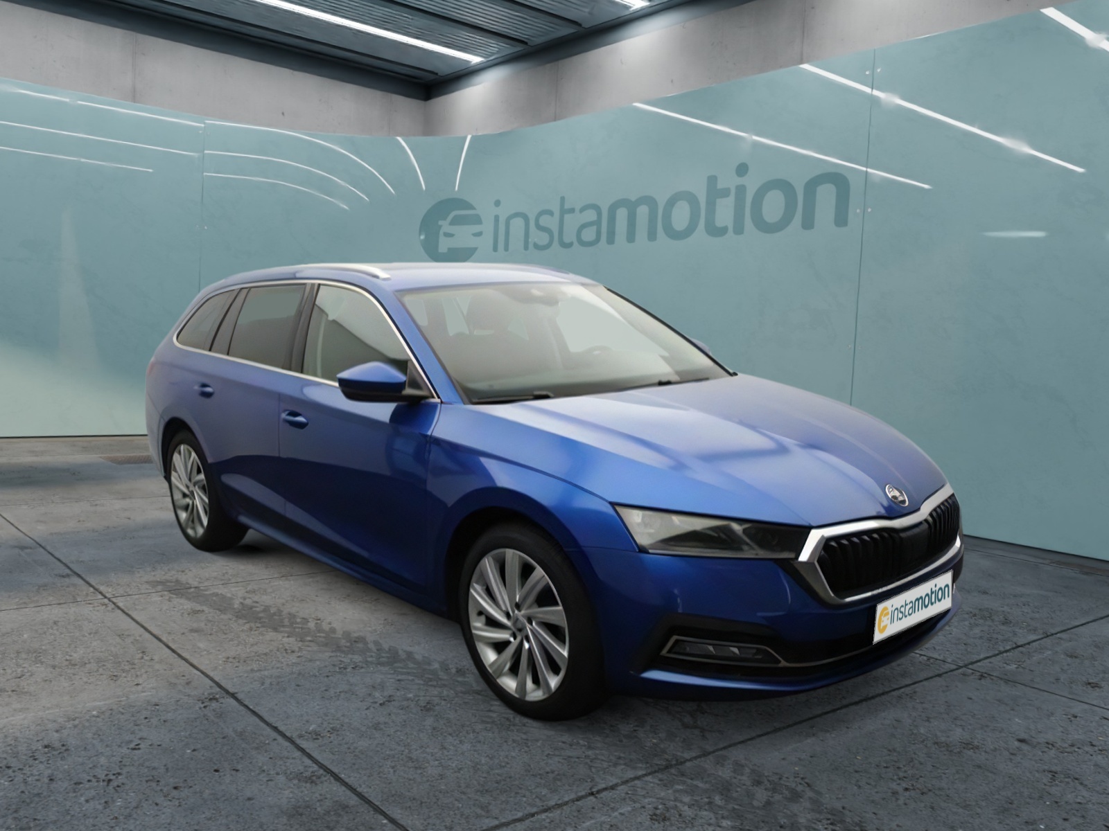 Skoda Octavia Combi III First Edition v h
