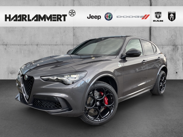 Stelvio Quadrifoglio Q4 2.9 AKRAPOVIC+LEDER+TECH+CARPLAY