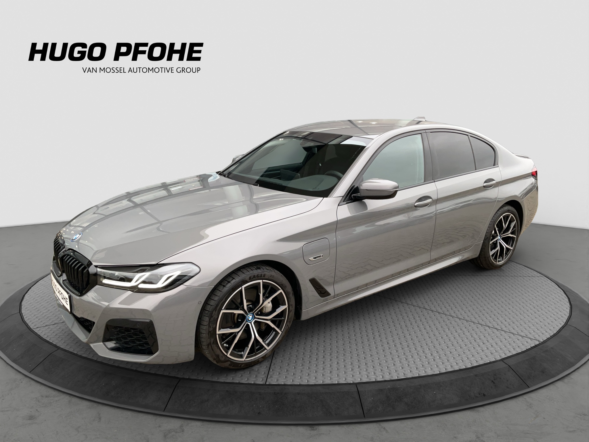 545e xDrive Aut. M Sportpaket. 19 Zoll. Adaptives Fahrwerk. Navi groß