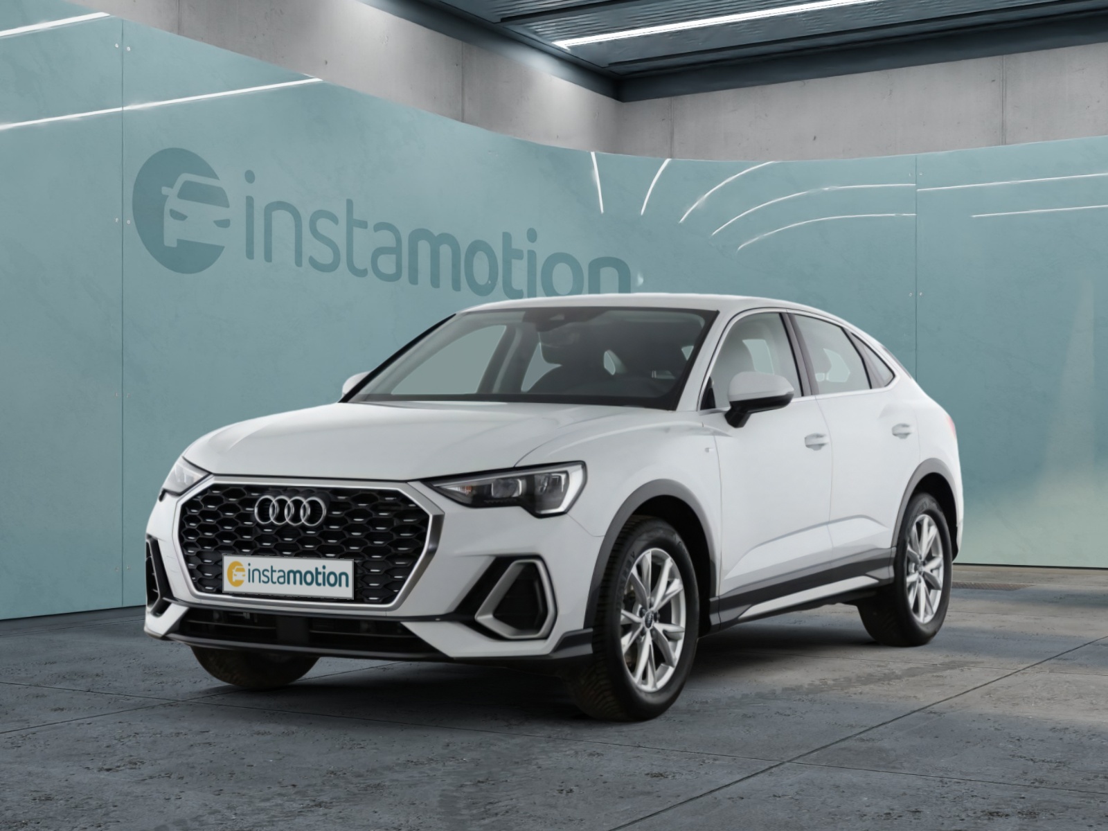 Audi Q3 Sportback 35 TFSI S line | |