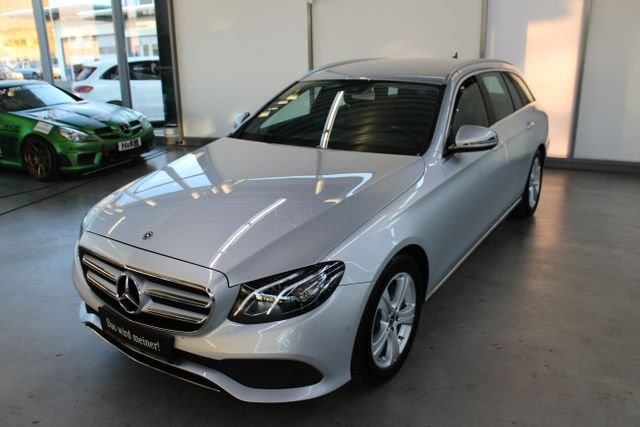 Mercedes-Benz E 220 d T Avantgarde Ambiente