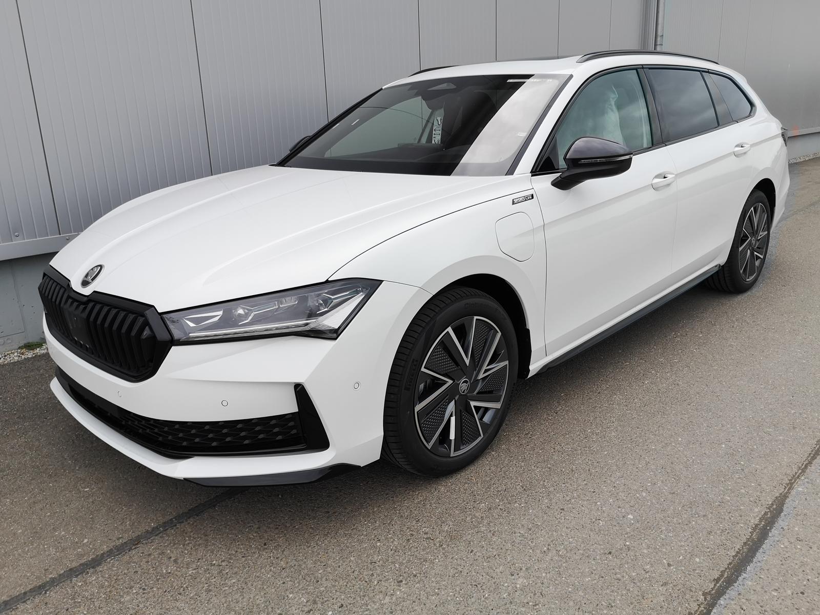 Skoda Superb 1.5 TSI Kombi iV Sportline GV5