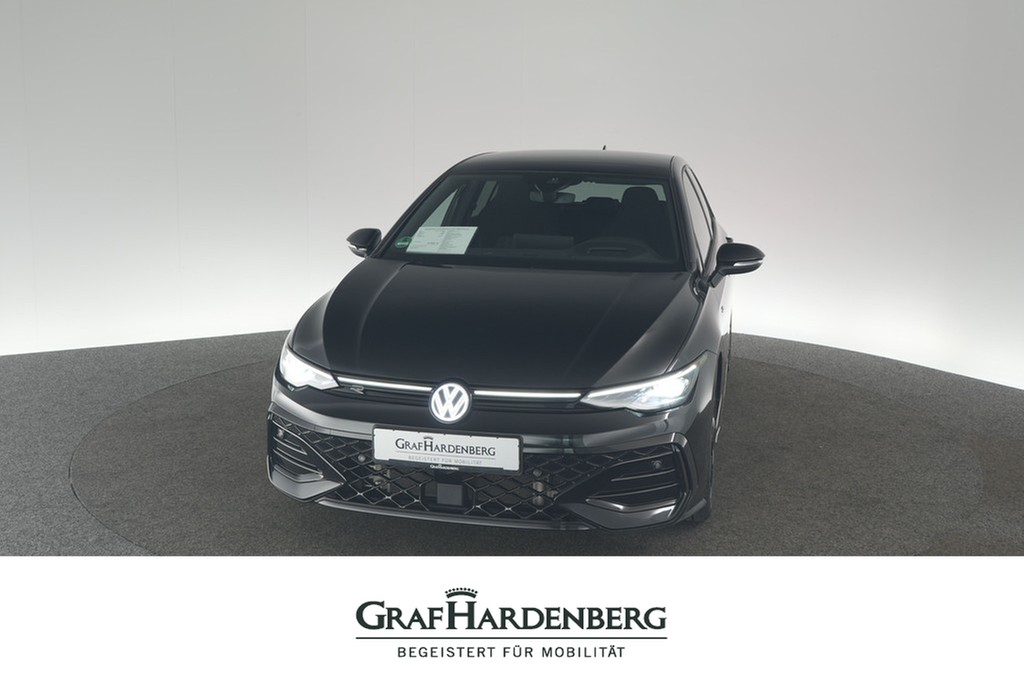 Golf VIII 1.5 eTSI DSG R-Line Pano Matrix Kamera