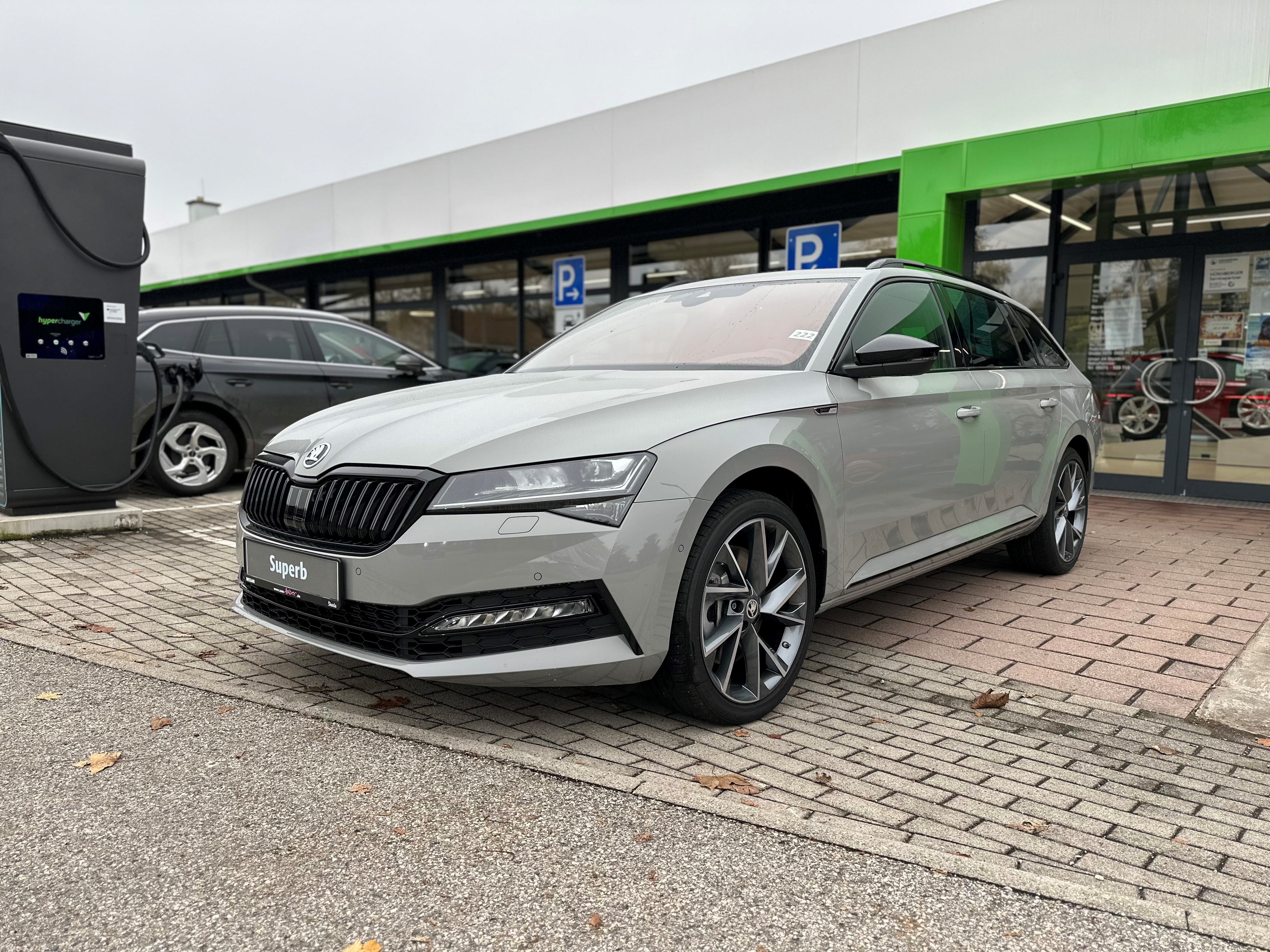 Skoda Superb 2.0 TSI Combi Automatik - Sportline