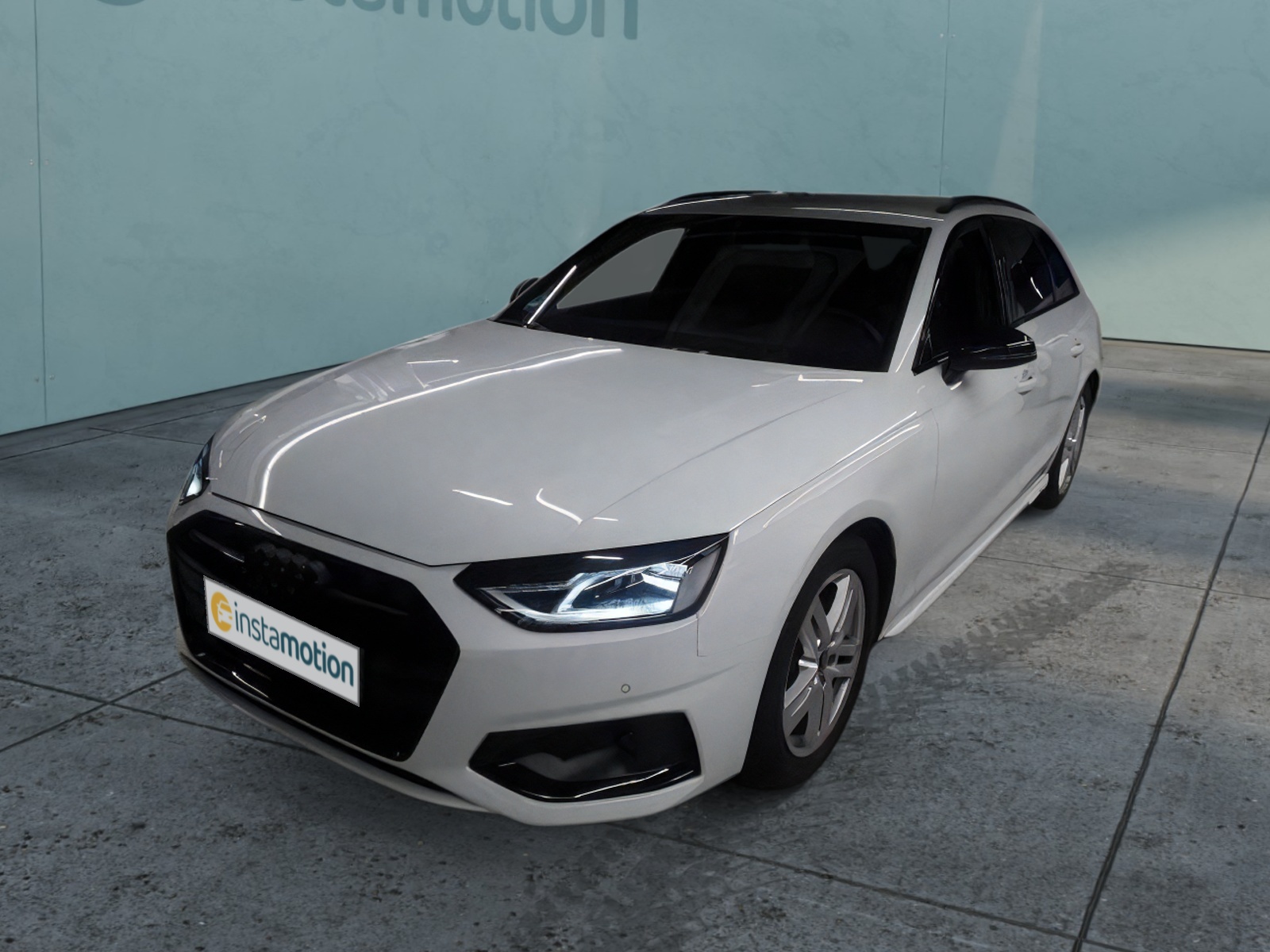 Audi A4 Avant 35 TFSI S LINE LM19 TOUR