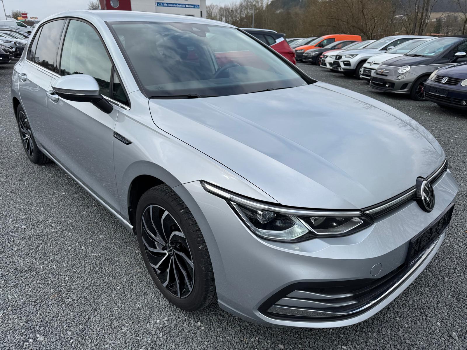 Volkswagen Golf 1.5 TSI VIII Style PDCvo hi Travel Front Android-Auto