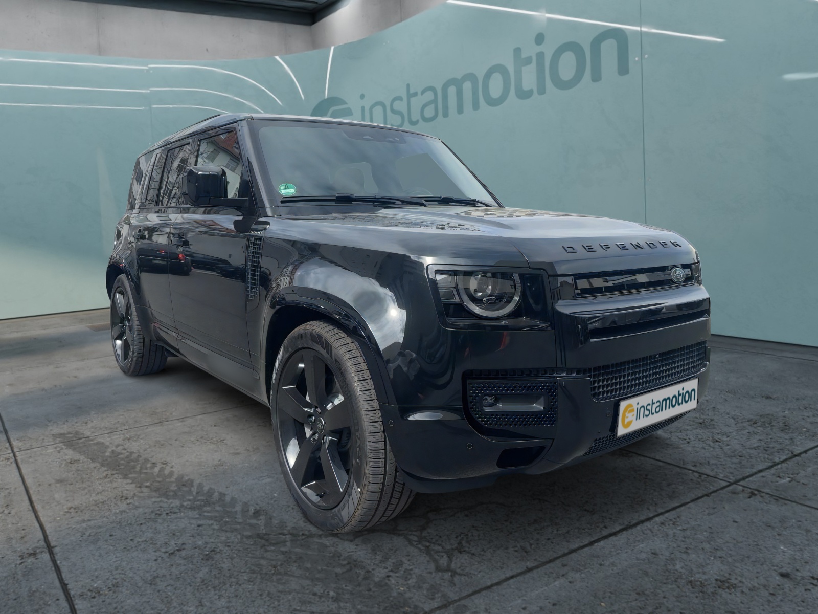 Land Rover Defender D300 X-Dynamic HSE STH