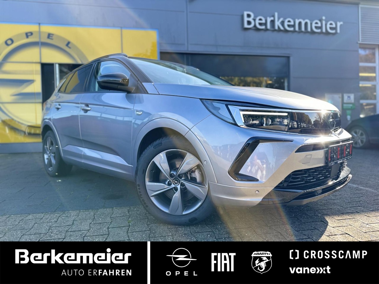Grandland GSe Plug-in Hybrid 4 ** Allwetter **