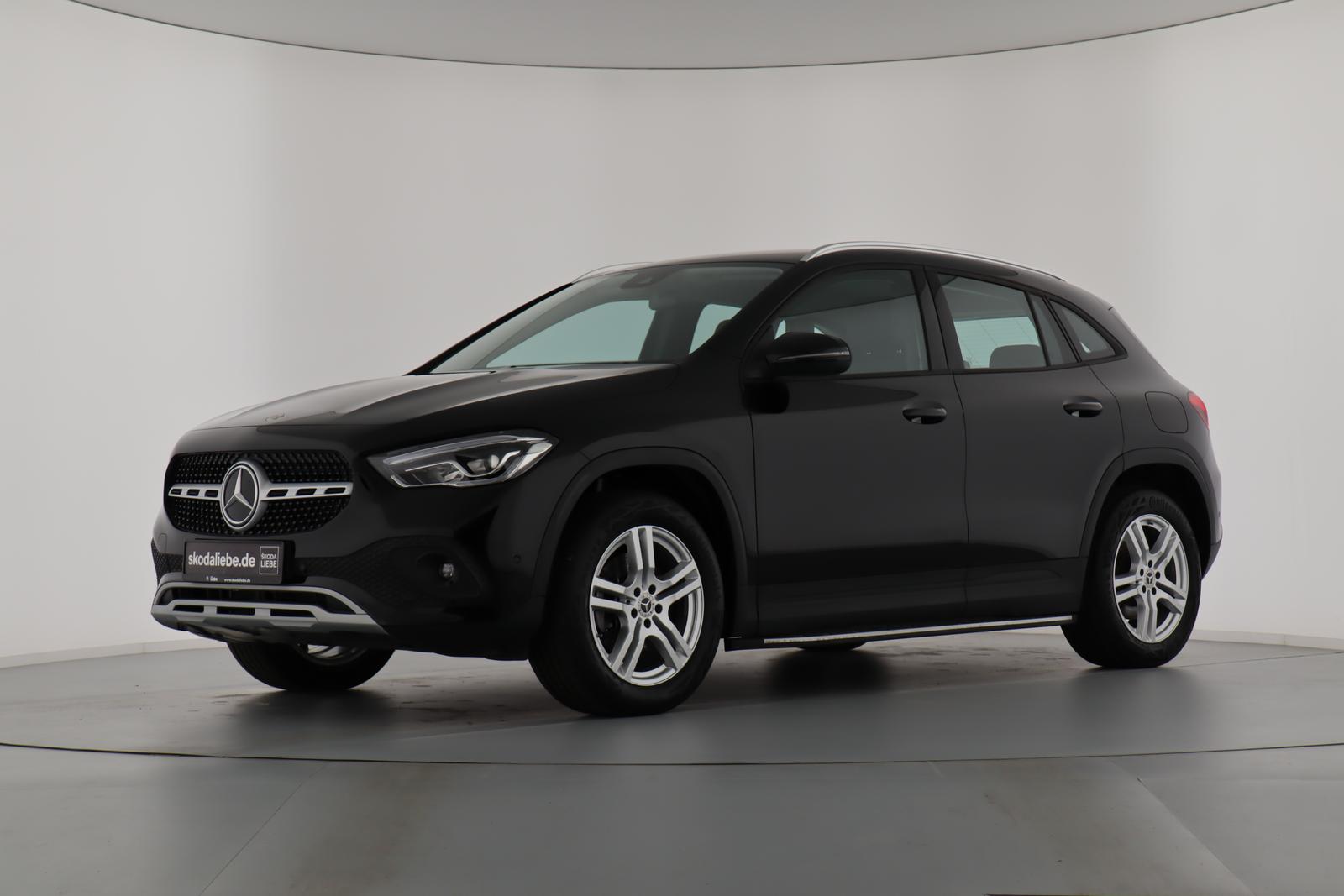 Mercedes-Benz GLA 250 e STYLE ANHÃNGERKUPPLUNG SCHWENKBAR