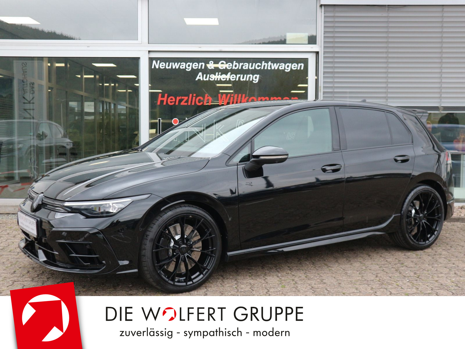 Golf R BLACK-EDITION 2,0 TSI OPF 4MOTION (333 PS) DSG*AKRAPOVIC*LEDER*HARMAN KARDON*R-PERFORMANCE*WINTERRÄDER*
