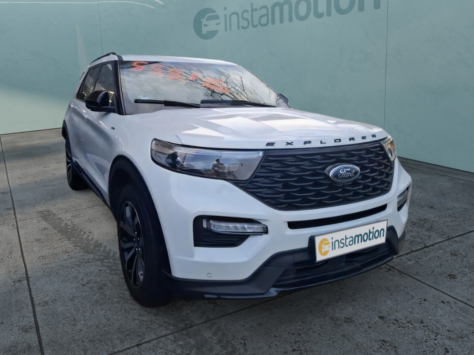 Explorer Plug-in-Hybrid 4x4 ST-Line + AHK abhn. + El. Panodach + Navi