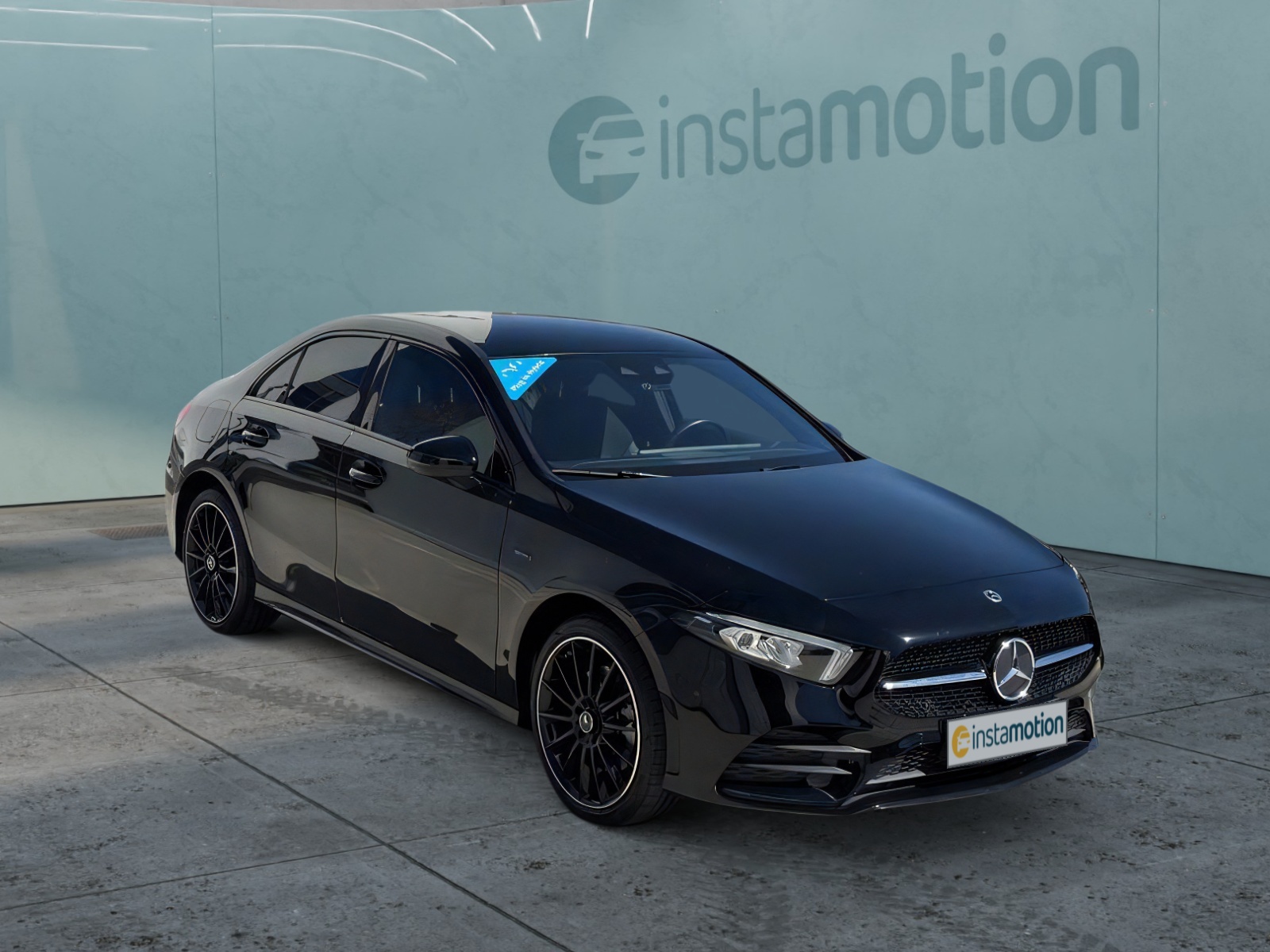 Mercedes-Benz A 250 e LIMOUSINE AMG Night Edition Ambiente