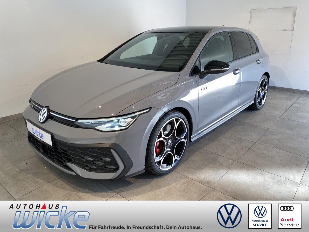 Golf VIII 2.0 TSI DSG GTI NAVI KLIMA LED 19 ZOLL
