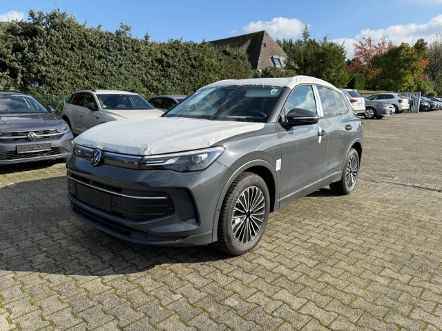 Tiguan 1.5 Life eTSI DSG NAVI AHK RFK LED PDC