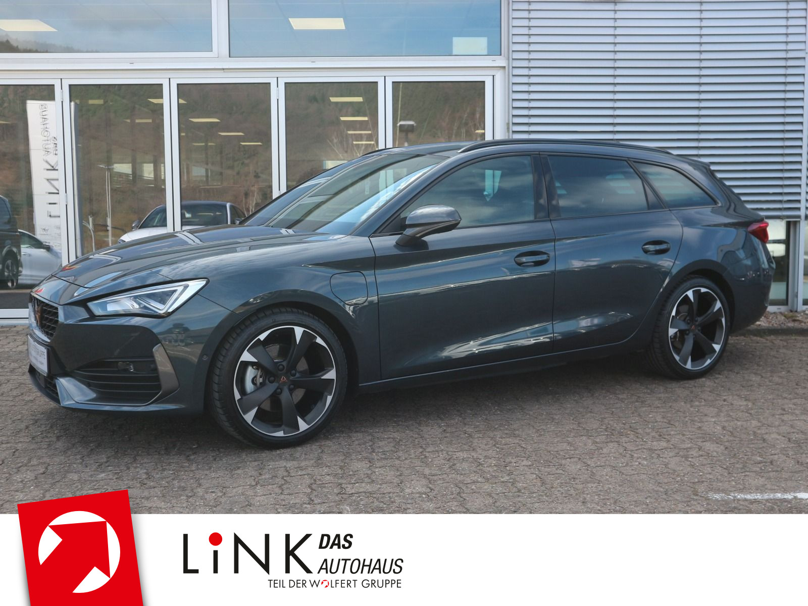 Leon Sportstourer 1.4 TSI e-HYBRID DSG LED RFK NAVI
