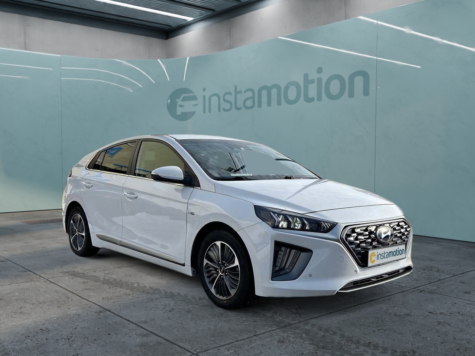 Hyundai IONIQ 1.6 PLUG-IN PREMIUM